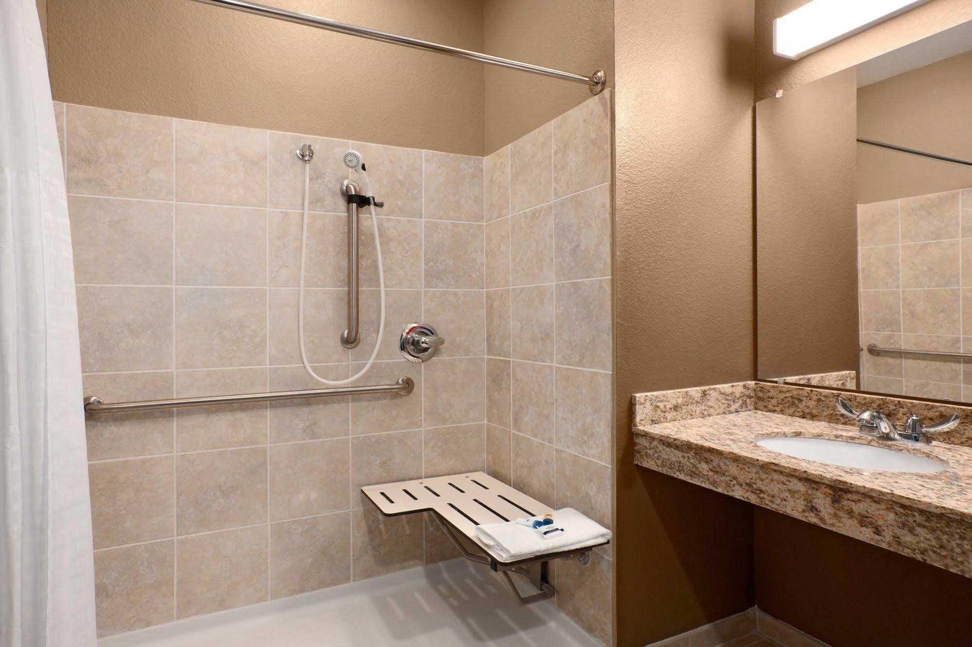 Microtel Inn & Suites Kenedy Exterior photo