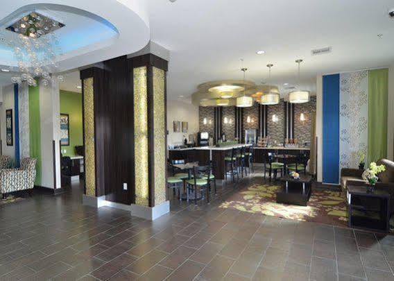 Microtel Inn & Suites Kenedy Exterior photo